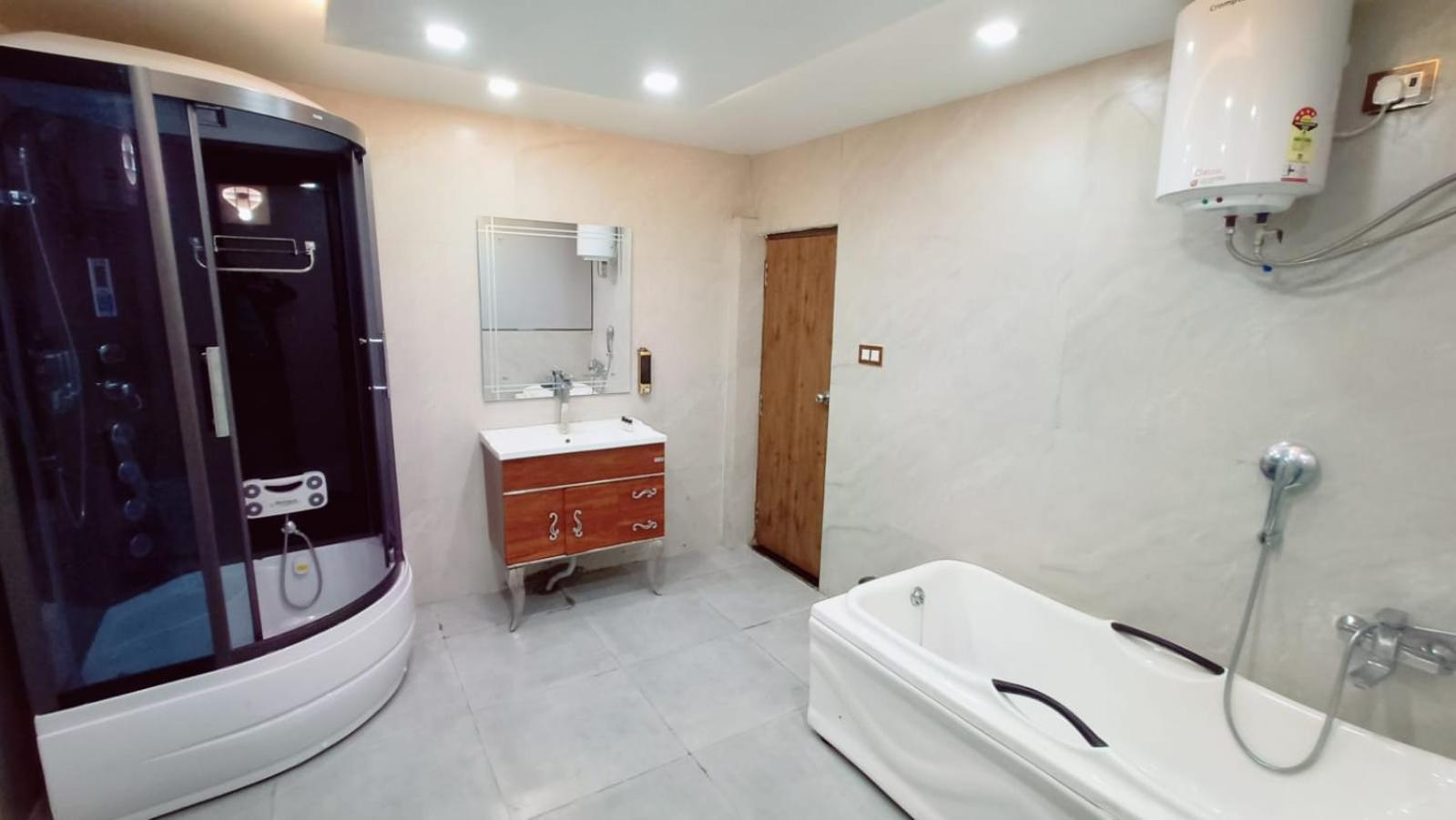 V Square Airport Hotel Lucknow Ngoại thất bức ảnh